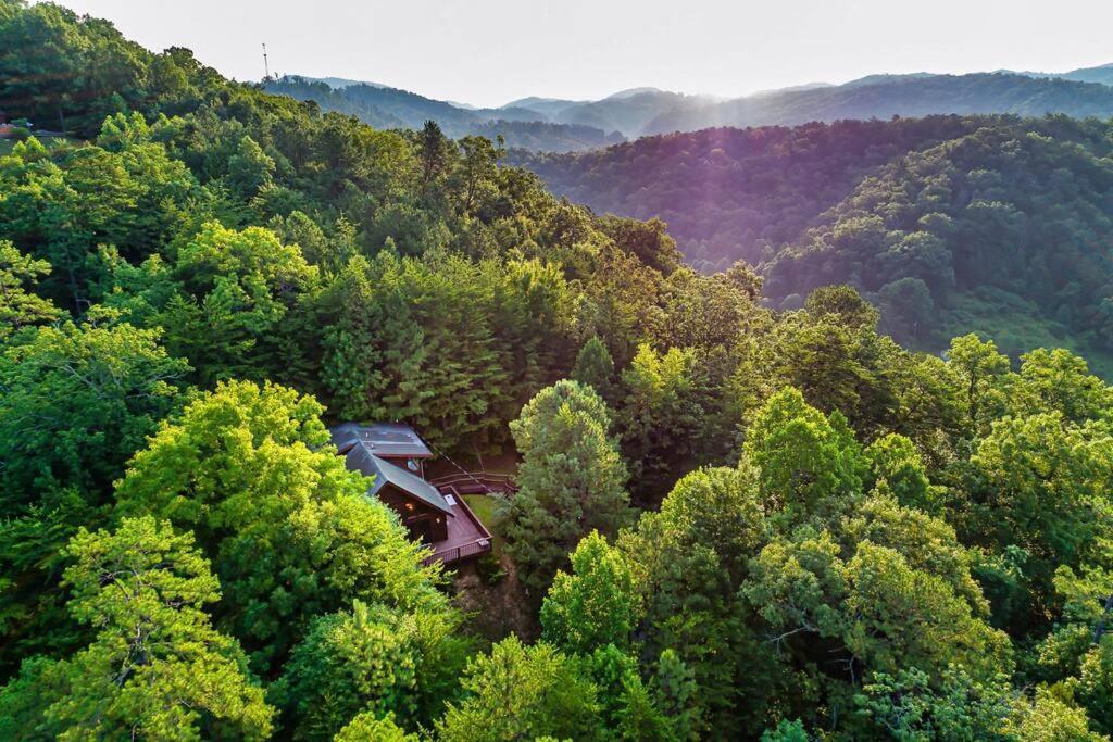 New Hot Tub! Secluded 3 Bed Cabin In Pigeon Forge Villa Exterior photo