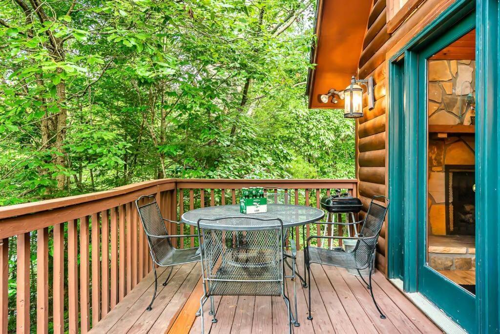 New Hot Tub! Secluded 3 Bed Cabin In Pigeon Forge Villa Exterior photo